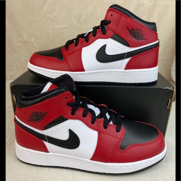 Jordan Shoes - Nike Air Jordan 1 Mid GS Chicago Black Toe Size 6Y